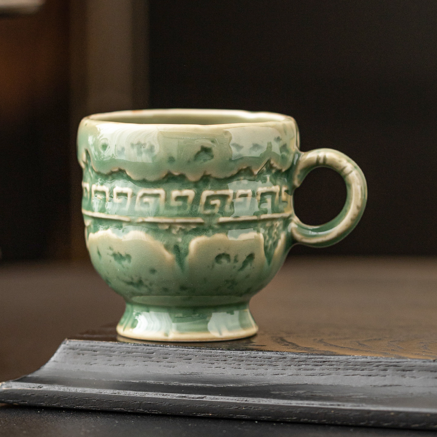 Nhà máy Yue Kiln Bộ trà men ngọc Chén trà chân cao Qingyun Cốc trà gốm sứ Cốc chủ cổ Cốc trà