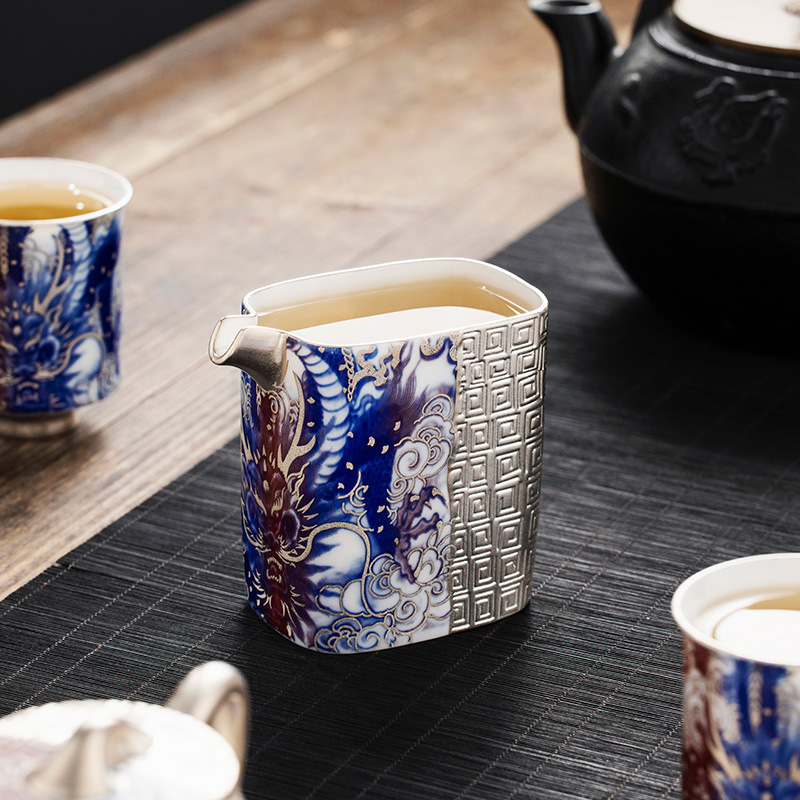 Chén trà cao cấp màu xanh và trắng mạ bạc Longteng Sihai, quà tặng sinh nhật cho khách hàng hàng đầu