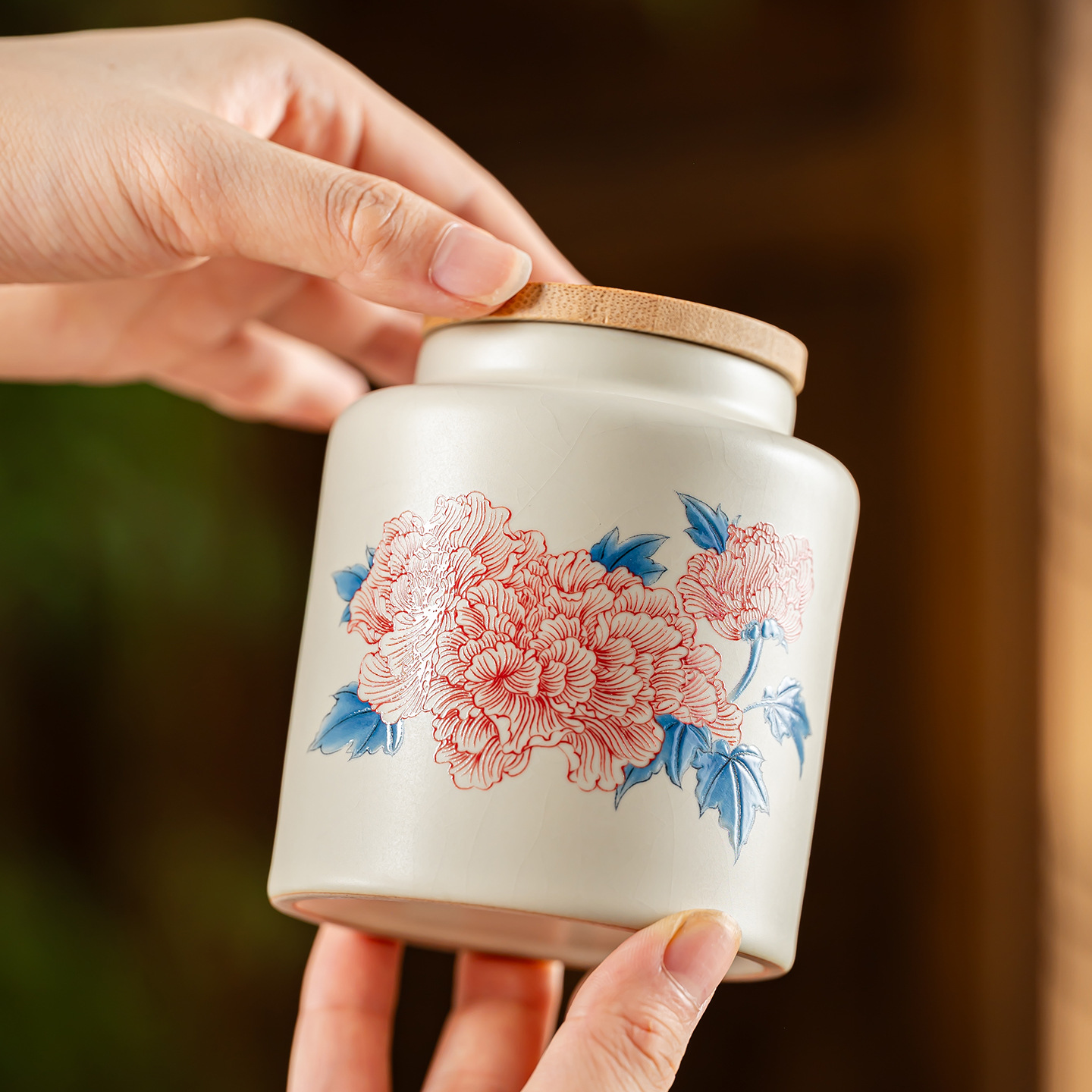 Ru Kiln Hộp đựng trà hoa dâm bụt Hộp đựng du lịch nhỏ cầm tay Hộ gia đình Gốm sứ chống ẩm Hộp đựng trà Pu'er.