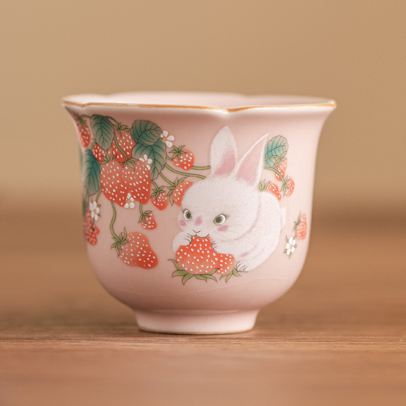 Cốc trà nhỏ hình thỏ dâu cốc cánh hoa cốc chủ nhân giá trị cao cốc đơn bộ trà gốm sứ Trung Quốc cốc trà