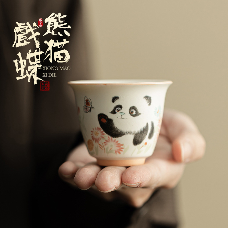 Cốc trà gốm sứ phong cách dễ thương của gấu trúc Dingyao màu be cốc chủ sở hữu bộ trà kung fu gia dụng cốc trà đơn