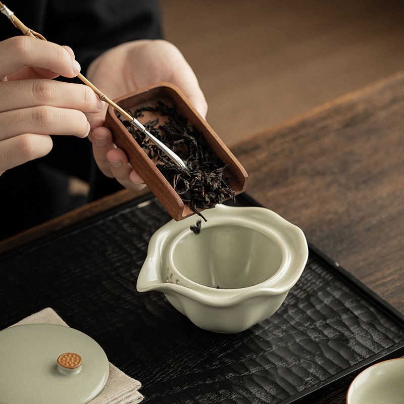 Bộ trà du lịch Ru Kiln cổ, một ấm ba cốc di động ngoài trời, bộ trà kung fu có thể mở được