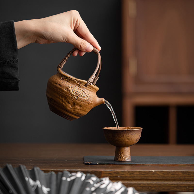 Ly trà gốm thô bùn đá cũ tráng men nước sốt Bộ trà Kung Fu kiểu Nhật Bộ trà đạo Biển Trà