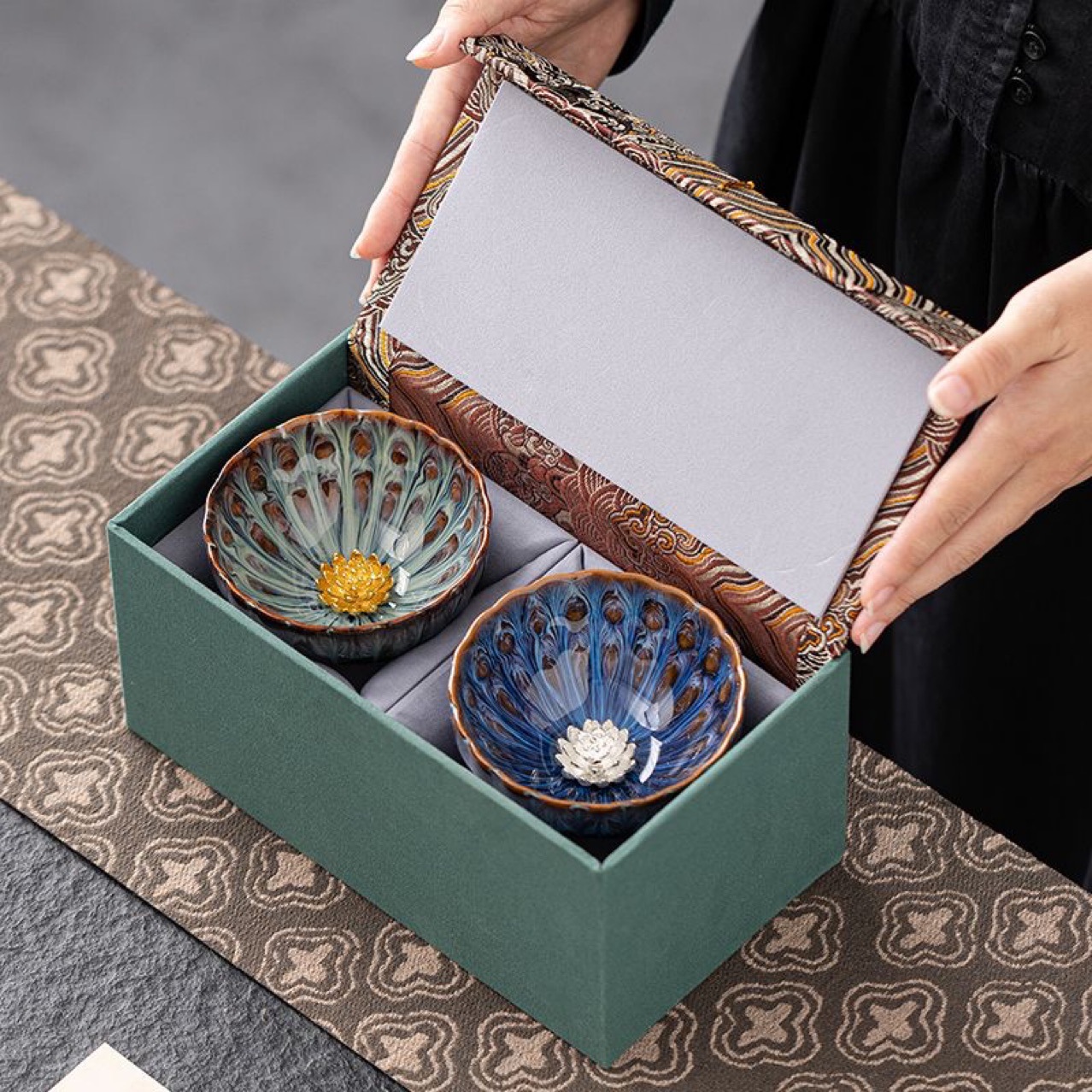 Cốc chủ lò dát vàng, cốc đơn, cốc đôi, cốc trà, cốc trà gốm sứ, cốc trà Kung Fu, quà tặng, trà, quà tặng phong cách Trung Quốc