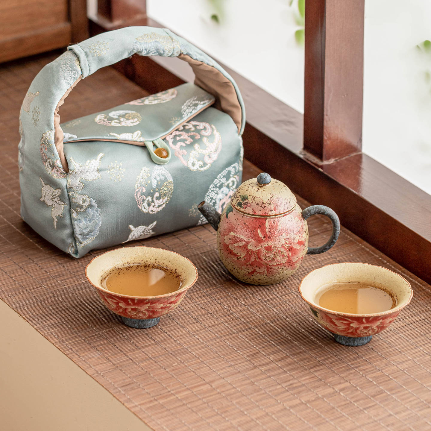 Bộ ấm trà du lịch bằng đá lửa xanh và trắng, bộ ấm trà hình quả lê khắc vàng quốc gia, một ấm hai cốc, cốc khách di động ngoài trời