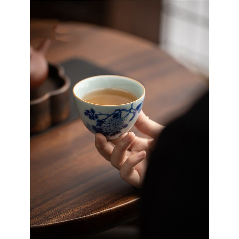 Cốc trà gốm sứ trắng xanh kiểu Trung Quốc cốc trà cao cấp cá nhân đơn gia dụng dụng cụ trà Kung Fu cốc trà đơn bán buôn