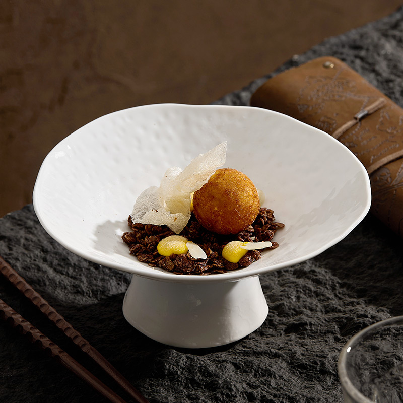 Đĩa trái cây gốm sứ, đĩa đựng đồ ăn nhẹ chân cao, đĩa bánh ngọt kiểu Trung Quốc đơn giản, đĩa đựng trà bánh, mẫu mới 2025, trang trí bàn tráng miệng màu trắng.