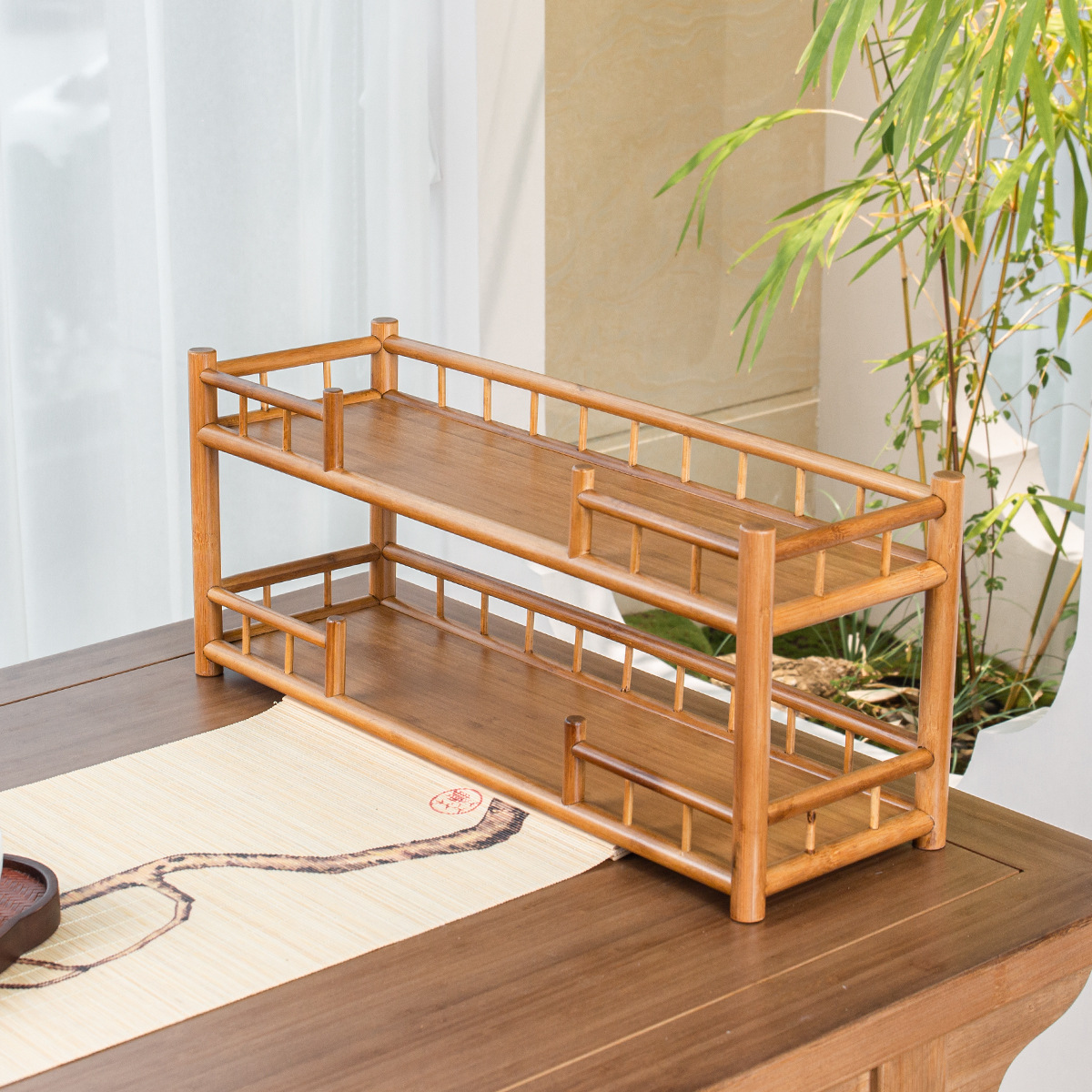 Giá trưng bày đồ trang trí gia dụng kiểu cổ điển hai lớp bằng tre