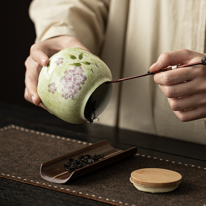 Vẽ tay hoa cẩm tú cầu trà bình hộ gia đình gốm sứ kín lọ chống ẩm lọ trà di động lưu trữ lọ trà mini kho