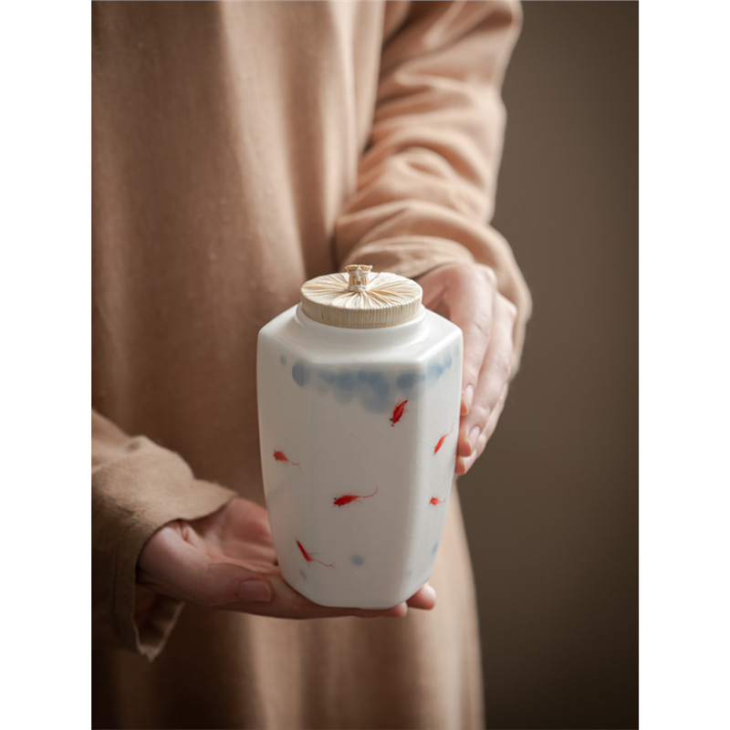 Chũ trà chơi cá vẽ tay, bình kín, bình đựng trà gốm sứ lò Ru trắng, quà lưu niệm gia dụng chống ẩm cổ điển kiểu Trung Quốc