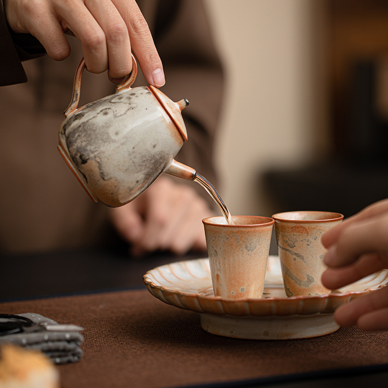 Nồi vuông Shiino Shiyaki Bộ ấm trà Kung Fu gốm sứ cổ điển thay đổi sáng tạo ấm pha trà bóng lỗ lọc ấm đơn