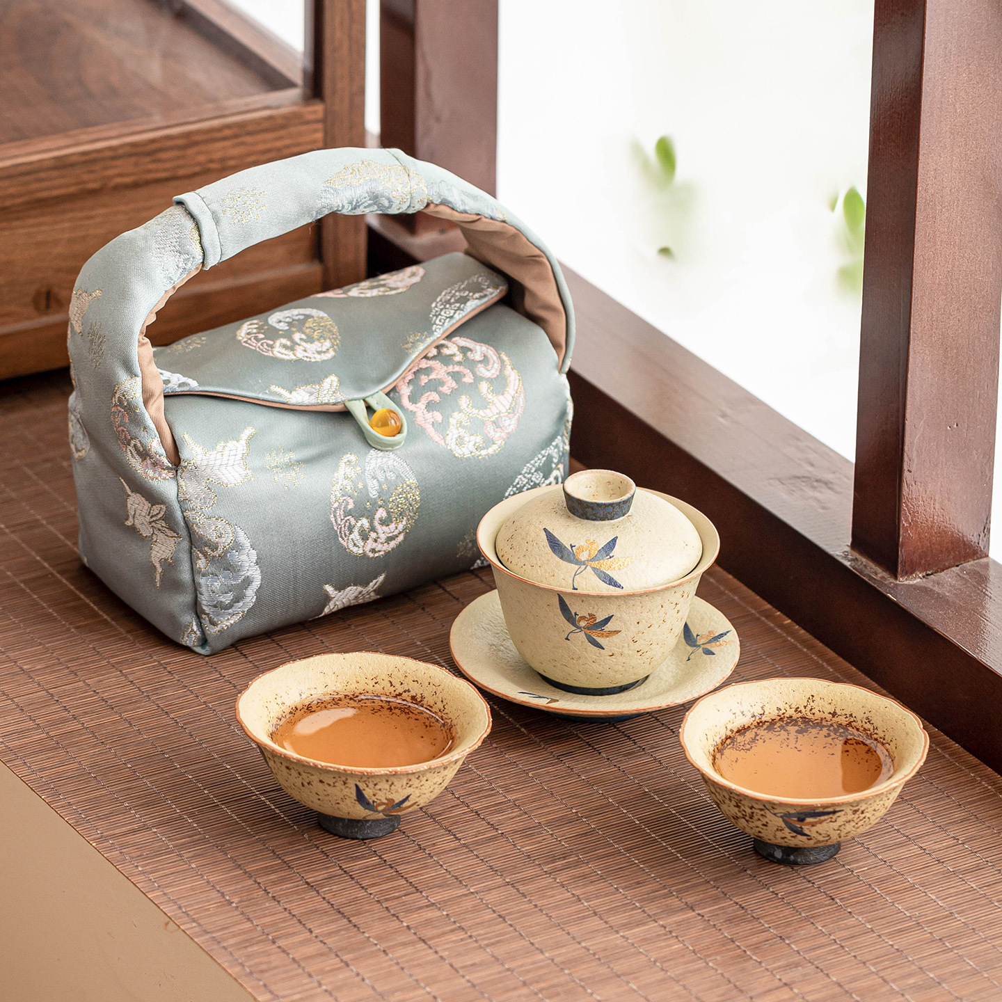 Bộ bát có nắp tam tài màu xanh trắng đá lửa bộ nhỏ bộ trà hoa lan hồ điệp vàng bộ trà công phu cao cấp dùng trong gia đình