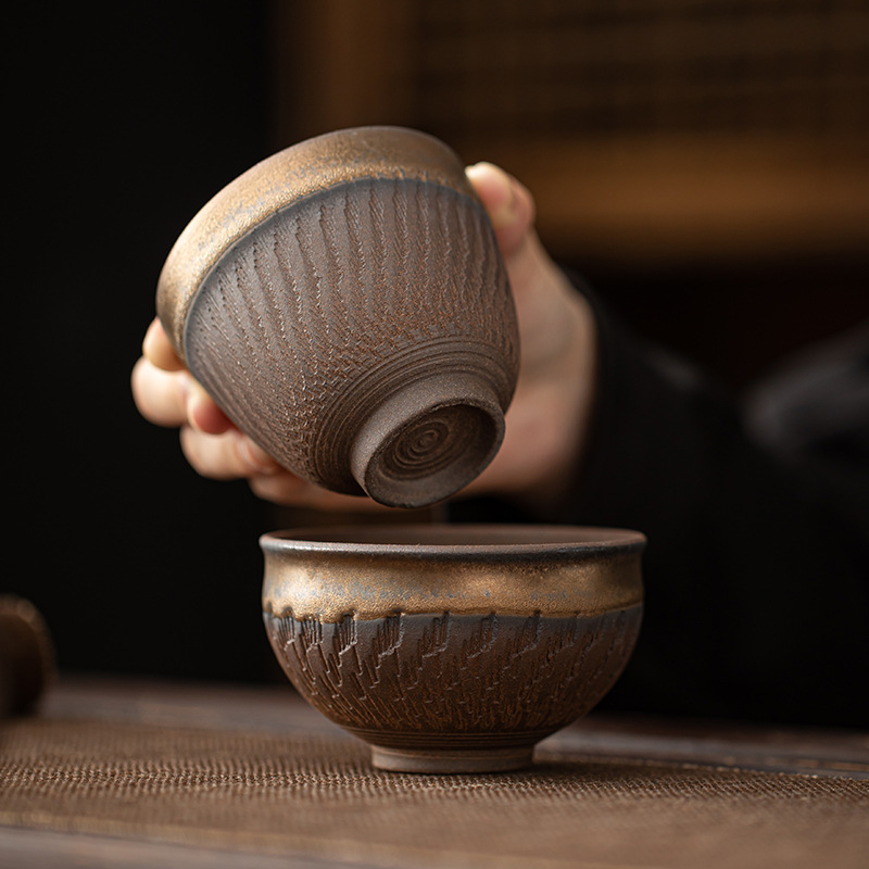 Cốc chủ nhân hình dao nhảy tráng men mạ vàng, cốc trà, bộ trà công phu gốm sứ, cốc trà, cốc đơn thủ công cổ điển