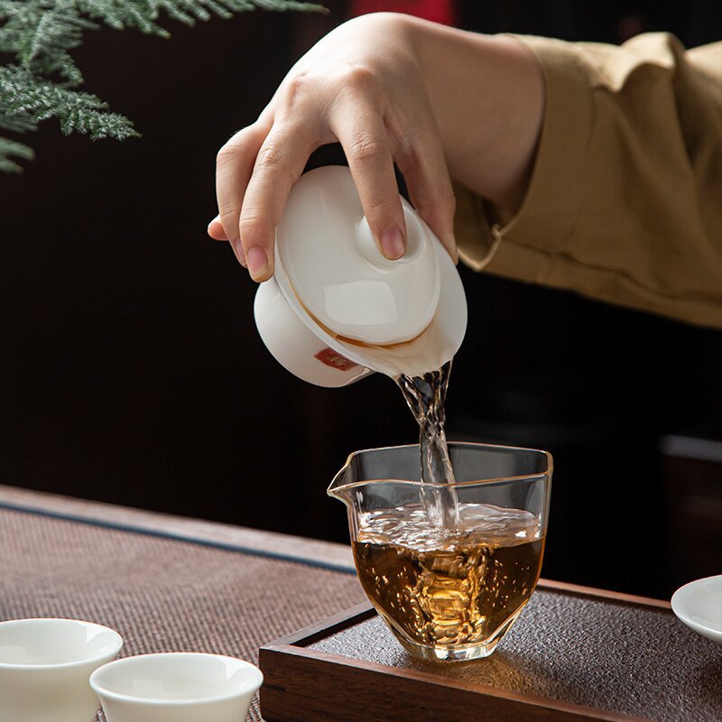 Có thể di chuột chữ viết tay chồng Vàng mỡ cừu Ngọc Tam Tài Bát sứ trắng có nắp pha trà Bát trà gốm sứ cổ điển Bát trà trắng