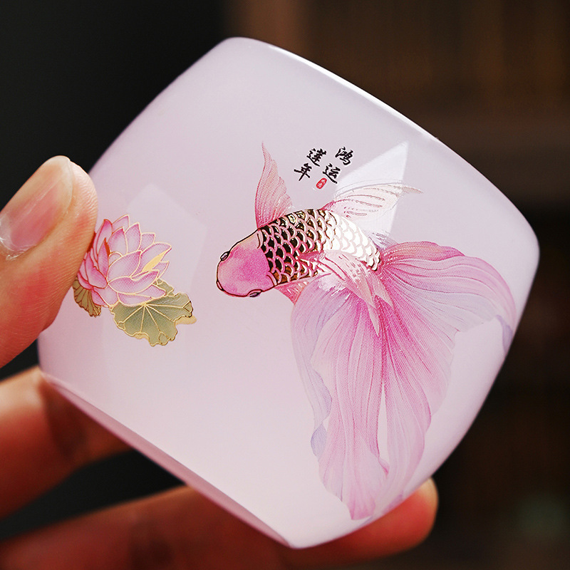 Cốc trà thủy tinh nữ màu hồng cốc chủ nhân gốm sứ cốc trà Kung Fu gia dụng cốc thủy tinh đơn sản phẩm ngọc bích cốc trà bán buôn