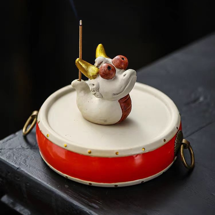 Đồ trang trí năm rồng gốm sứ rồng trống cắm hương Dây gia dụng Lư hương nằm Lư hương gỗ đàn hương khay hương dây trong nhà đáy