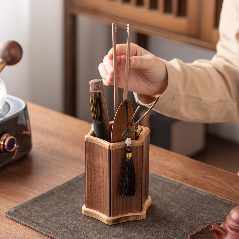 Trà đạo gỗ óc chó sang trọng nhẹ phụ kiện bộ ấm trà sáu quý nhân công dụng gia dụng kẹp trà kim trà dao cầm ấm bút