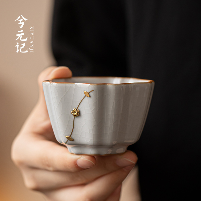 Năm bộ tách trà và bộ ấm trà nổi tiếng có đinh tán, hộp quà tặng cốc gốm sứ, quà lưu niệm thiết thực dành cho người lớn tuổi