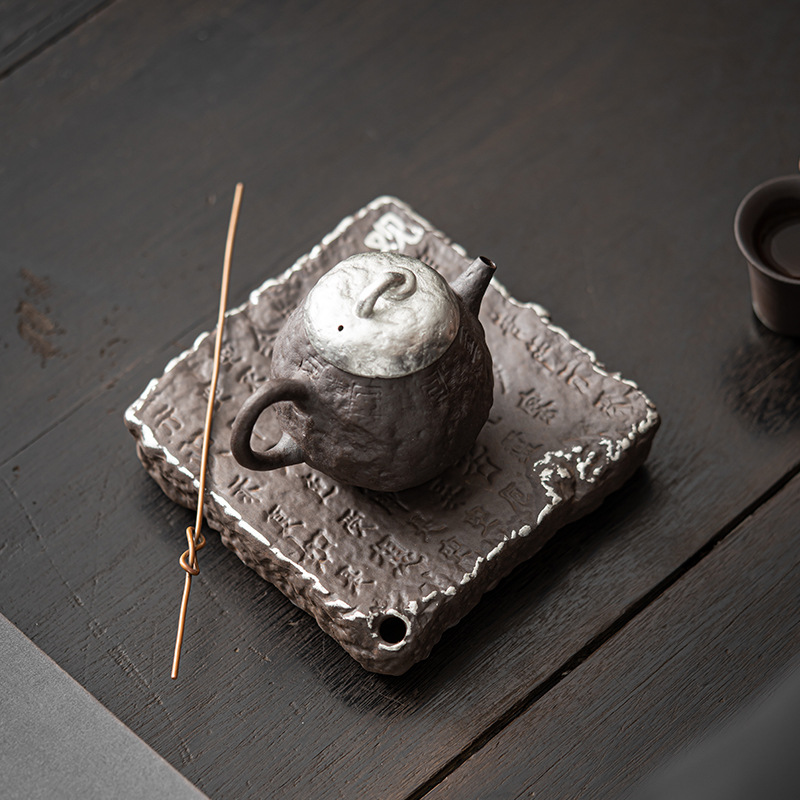 Kongjizhai gốm thô trái tim kinh ấm Phụ Kiện Bộ trà Retro Ấm gốm Sứ Pha khô Trà bàn đệm ấm tấm tiết kiệm