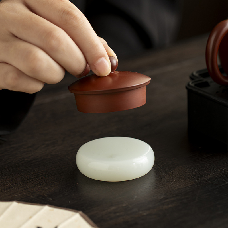 Phụ kiện bộ trà có nắp bằng ngọc bích mới bộ trà thú chơi trà bộ trà Kung Fu ấm trà tử sa có nắp ấm trà