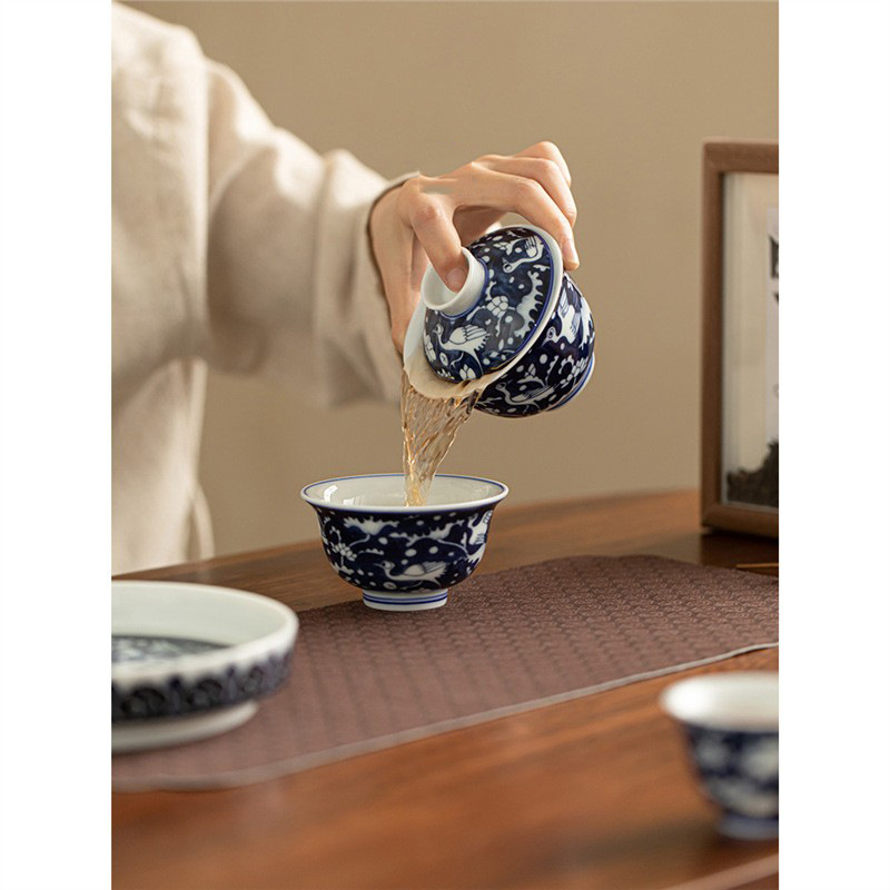 Bộ bát có nắp màu xanh và trắng làm thủ công Jingdezhen Bộ đồ trà gốm sứ dụng cụ pha trà cốc gia dụng cốc chủ nhân