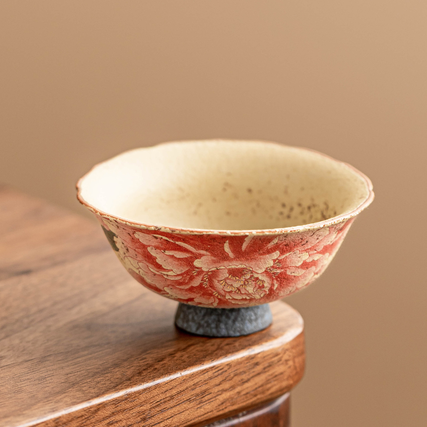 Cốc tay ép chân cao màu đỏ đá lửa xanh trắng cốc trà gia dụng gốm sứ cốc chủ nhân cốc uống trà chuyên dụng cá nhân cốc trà