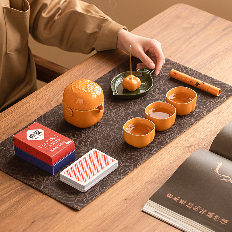 Bộ ấm trà Kung Fu Quà tặng Bộ ấm trà gốm sứ quả hồng quả hồng thiết thực cho người lớn tuổi