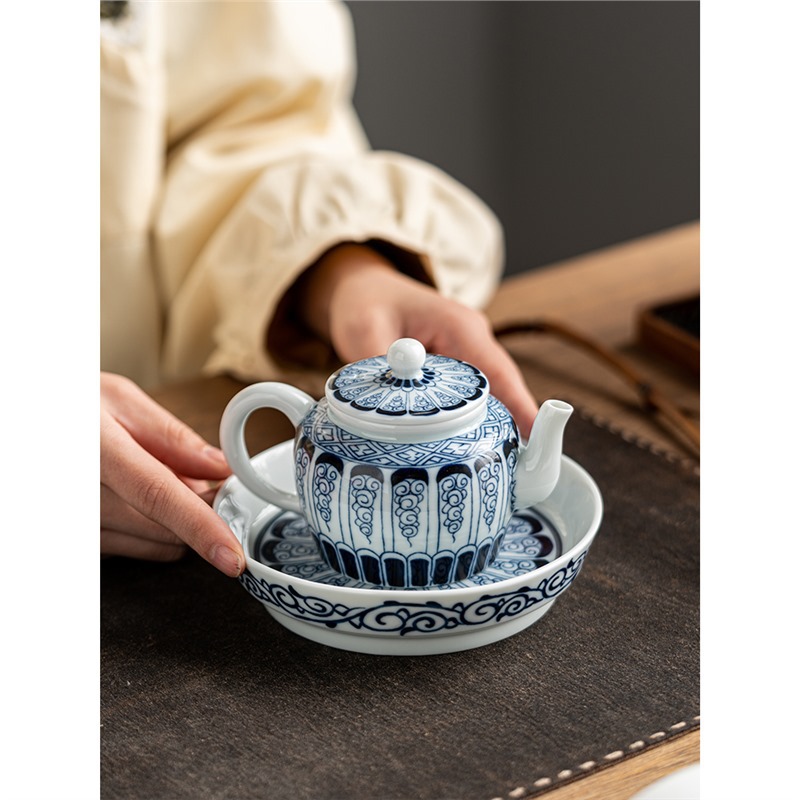 Ấm trà hoa văn phong cảnh sứ trắng xanh tráng men kiểu Trung Quốc dụng cụ pha trà sứ Kung Fu gia dụng ấm đơn mini tráng men