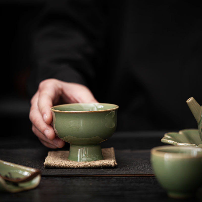 Cốc trà chân cao kiểu Trung Quốc cốc chủ nhân gốm sứ cổ điển cốc trà chân cao men ngọc tre cốc trà cốc cá nhân cốc đơn men ngọc