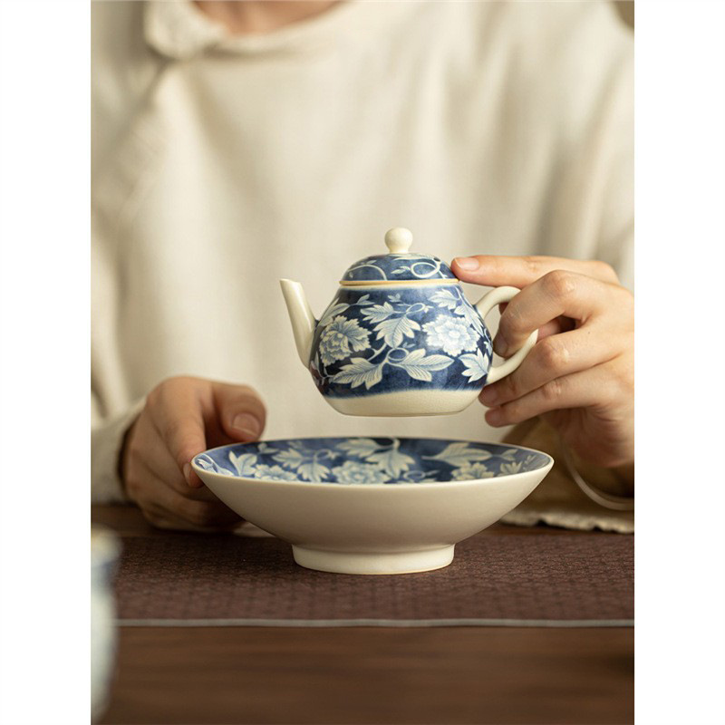 Ấm hoa mẫu đơn tráng men soda kiểu Nhật, ấm trà màu xanh và trắng cổ điển gia dụng, khay đựng trà, đệm ấm, bàn pha khô