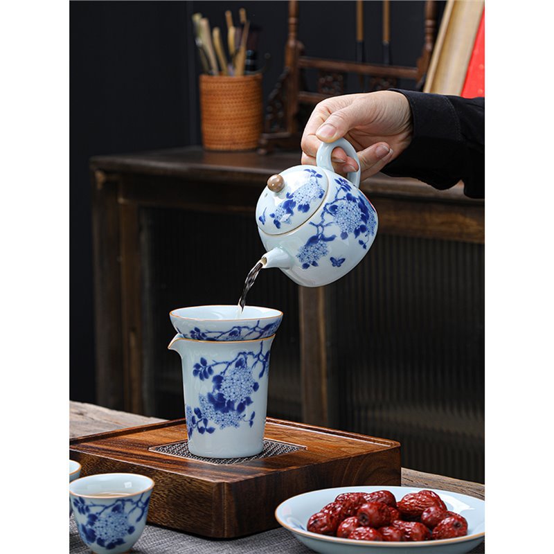 Bộ trà cao cấp bằng sứ trắng xanh kiểu mới 2024 Bộ trà trà Kung Fu kiểu Trung Quốc chuyên dùng để pha trà cho khách văn phòng