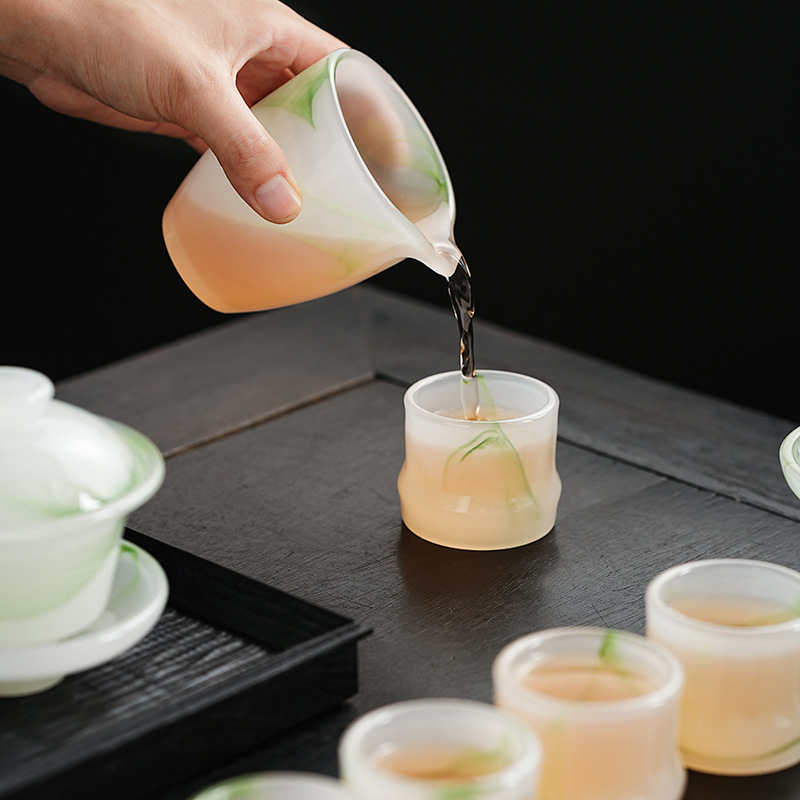Bộ ấm trà thủy tinh ngọc trắng cốc pha trà Kung Fu cao cấp sang trọng nhẹ gia dụng có nắp bát đựng quà văn phòng đóng hộp bán buôn