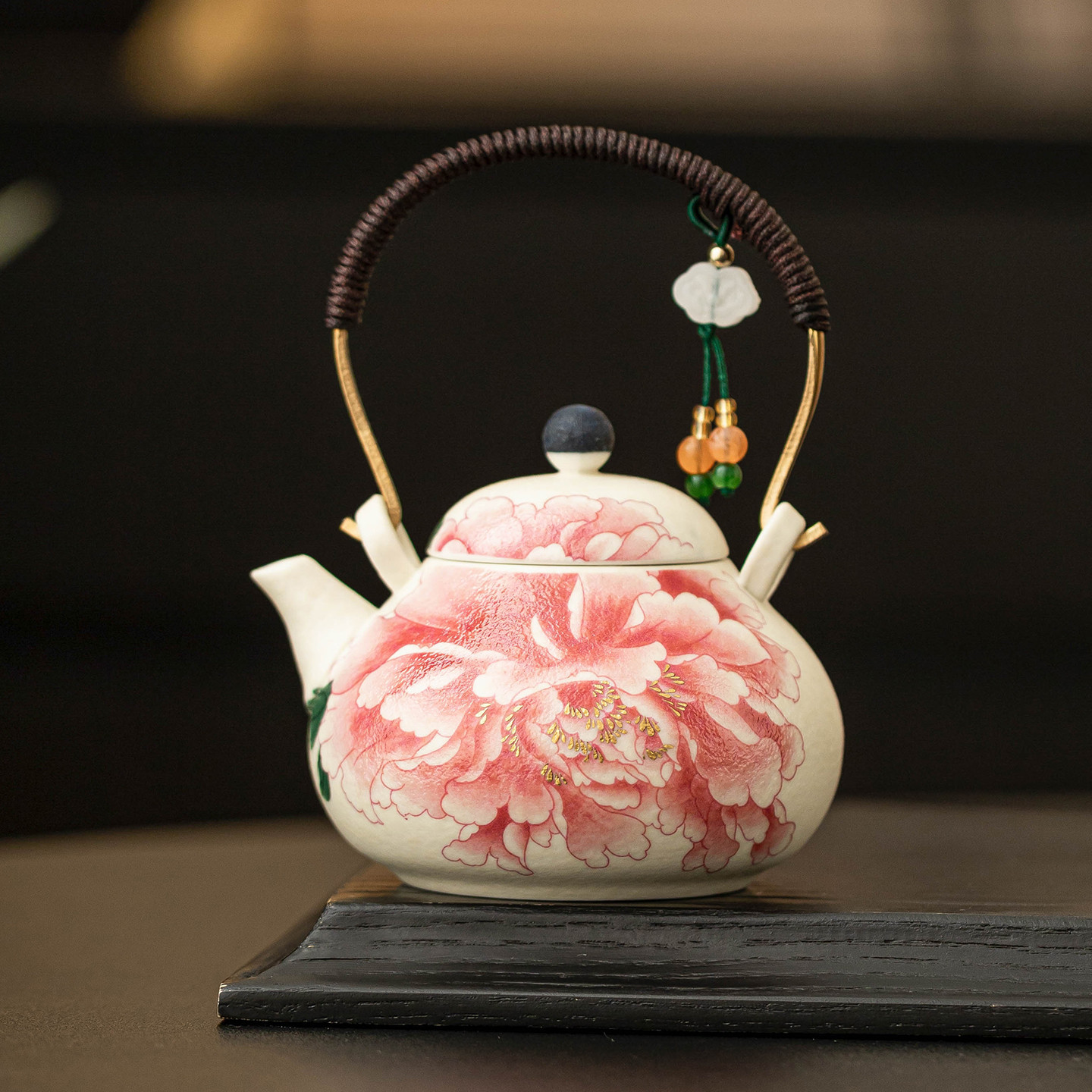 Ấm trà gốm trắng đá mỏ ấm trà mẫu đơn sơn vàng dụng cụ pha trà Kung Fu phong cách Trung Quốc gia dụng ấm đơn lọc