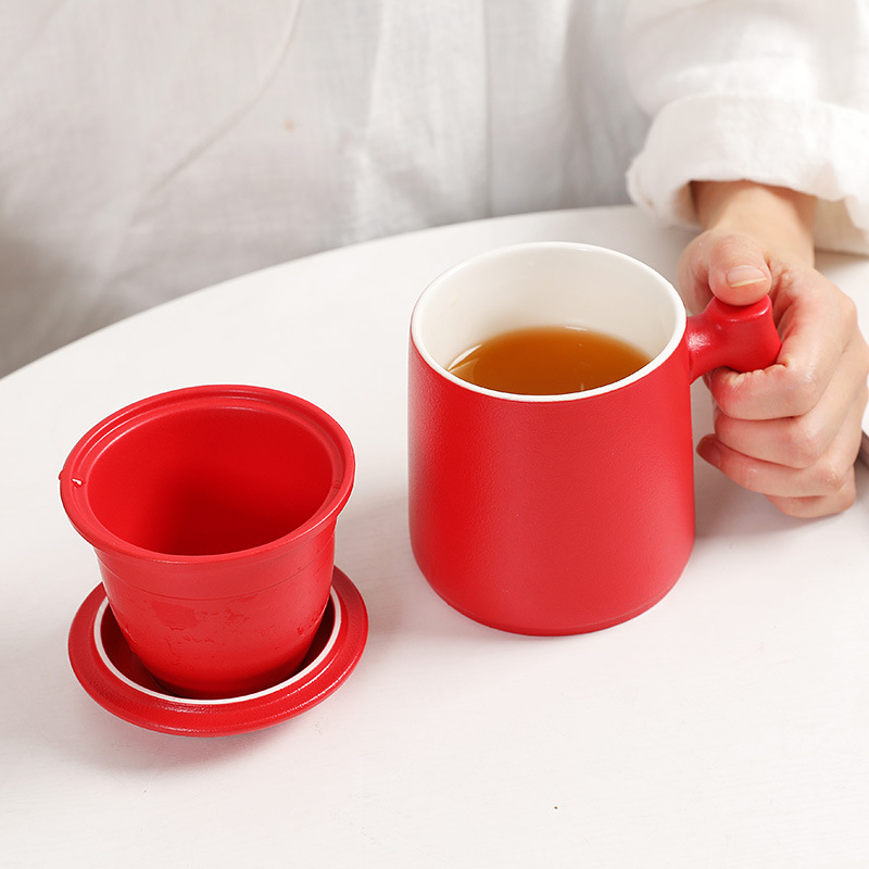 Quà tặng sáng tạo Cốc nước gốm sứ cá nhân Cốc có vách ngăn trà Cốc gốm thô Khắc chữ Cặp đôi Cốc pha trà Nhà sản xuất