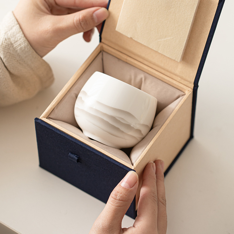 Cốc trà gốm sứ Dehua cốc chủ nhân tách trà gia dụng Cốc cá nhân cốc trà Hộp quà tặng doanh nghiệp