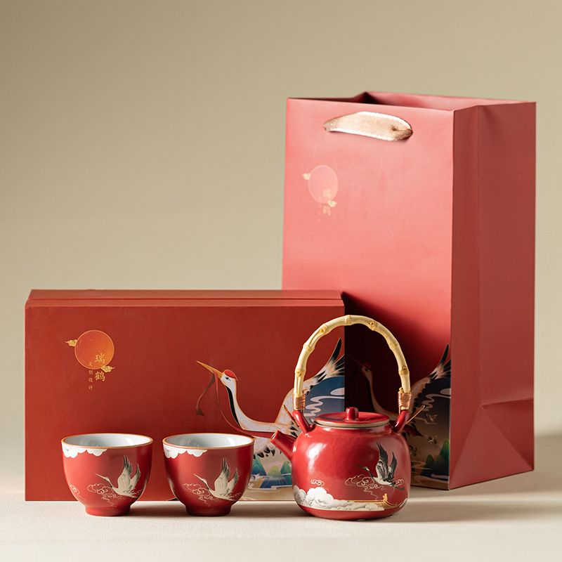 Bộ ấm chén trà đỏ Khải Hoàn Môn, một ấm hai chén, có tay cầm, quà lưu niệm văn hóa sáng tạo dành tặng bạn bè