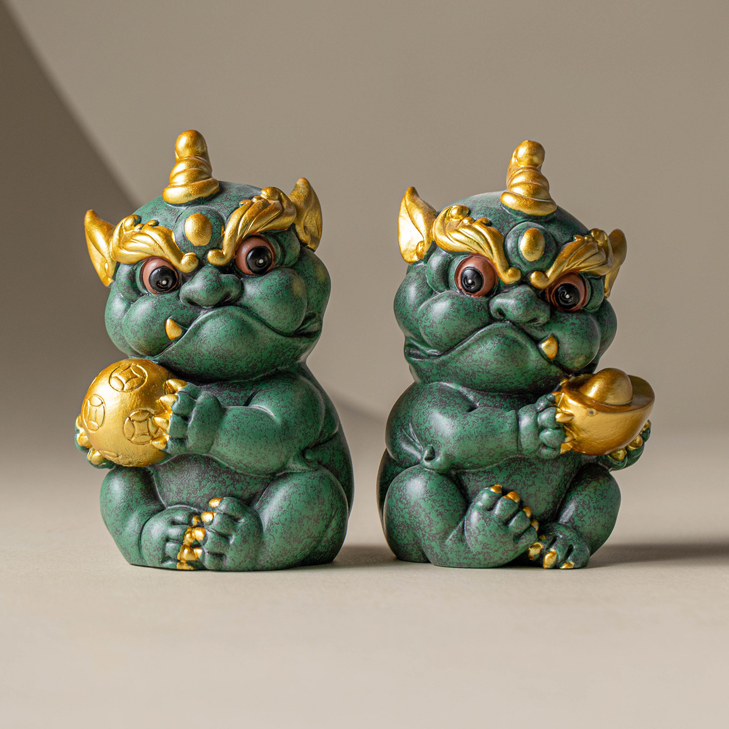 Phong cách Trung Quốc đá sa thạch xanh vi cảnh quan bể cá cảnh quan mới kiểu Trung Quốc Pixiu cầm bóng nhà trang trí sáng tạo quà tặng đồ trang trí