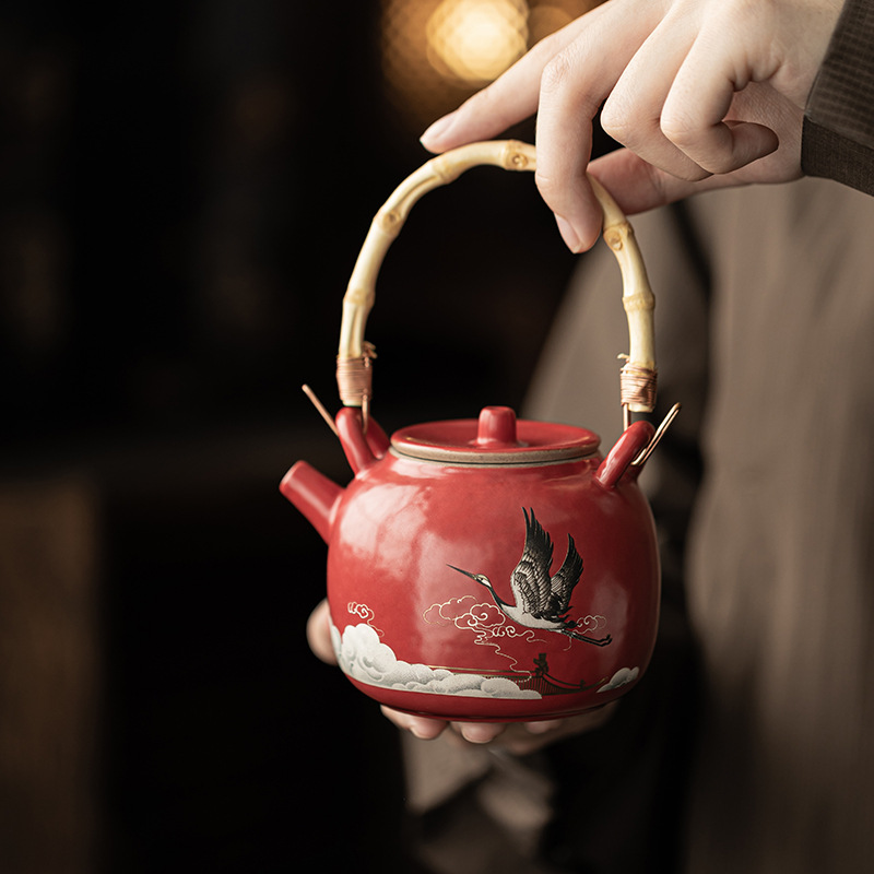 Bộ ấm chén trà đỏ Khải Hoàn Môn, một ấm hai chén, có tay cầm, quà lưu niệm văn hóa sáng tạo dành tặng bạn bè