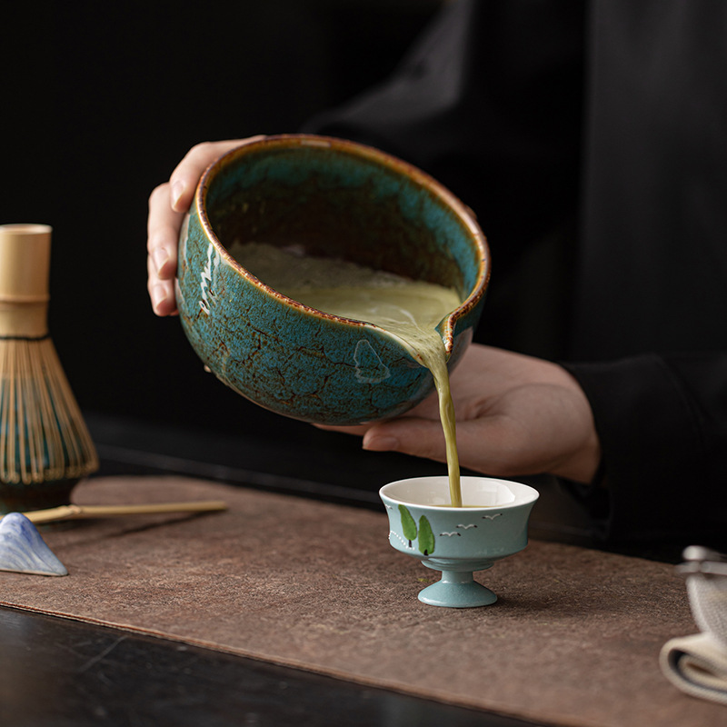 Bát matcha kiểu Nhật có giá đỡ máy đánh trà, phụ kiện bộ ấm trà bằng gốm nung màu chảy, bát trà kiểu nhà Tống có đế đánh trà.
