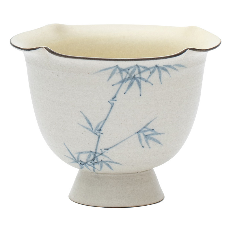 Màu hồng trắng vẽ tay miệng hoa tre cốc chân cao cốc gốm thô wabi phong cách Kung Fu cốc trà nếm trà cốc Chủ Nhỏ cốc đơn