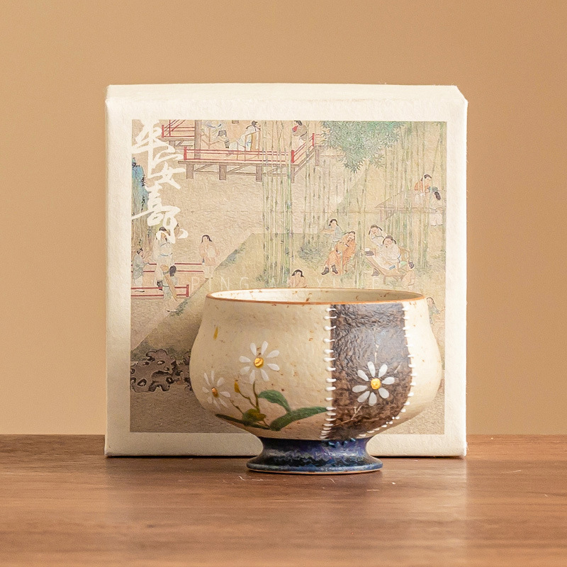 Màu xanh và trắng, đá lửa đỏ, cốc chủ nhân cao cấp, hoa cúc nhỏ vẽ tay, cốc thiền chân cao, tách trà đặc biệt