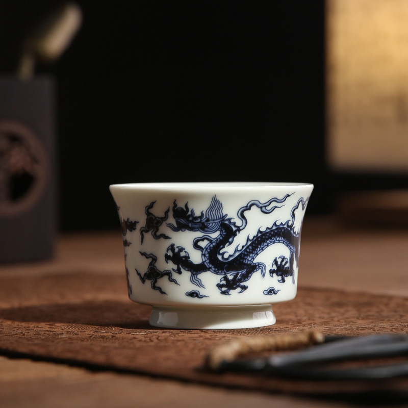 Cốc trà màu xanh và trắng Jingdezhen cốc chủ nhân gốm sứ cao cấp cốc đơn tặng quà bộ trà Trung Quốc cốc trà cá nhân bán buôn