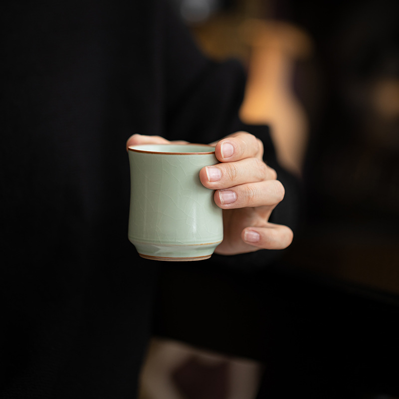 Cốc trà gốm sứ có thể nuôi nổi kiểu Trung Quốc Ruyao màu xanh lá