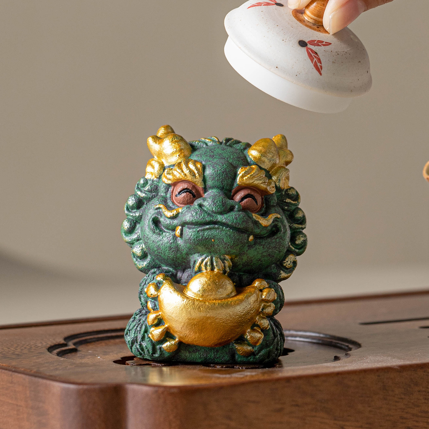 Đồ trang trí nhỏ sáng tạo theo phong cách Trung Quốc để trang trí máy tính để bàn trong phòng khách, linh vật giàu có kỳ lân bằng đá sa thạch xanh.