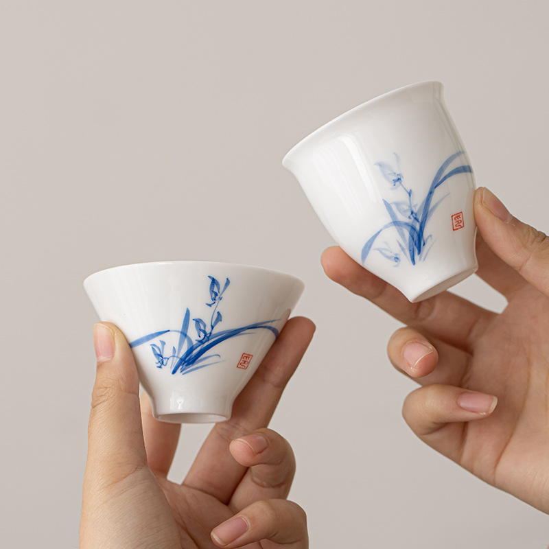 Cốc trà sứ trắng vẽ tay màu tráng men cốc trà gia dụng Hộp quà tặng cốc xô cốc đơn cốc cốc chủ sở hữu Bộ trà Kung Fu