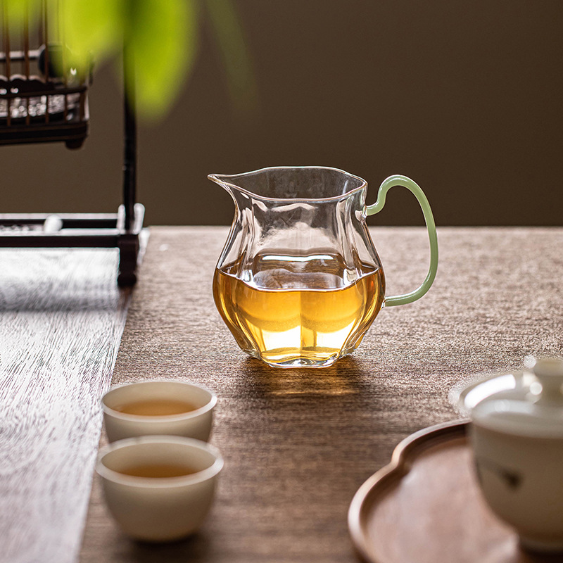 Cốc nâng tai cánh hoa cốc công bằng thủy tinh Borosilicat cao cốc trà miệng đại bàng Trà Hải Phân phụ kiện trà đạo Kungfu gia dụng