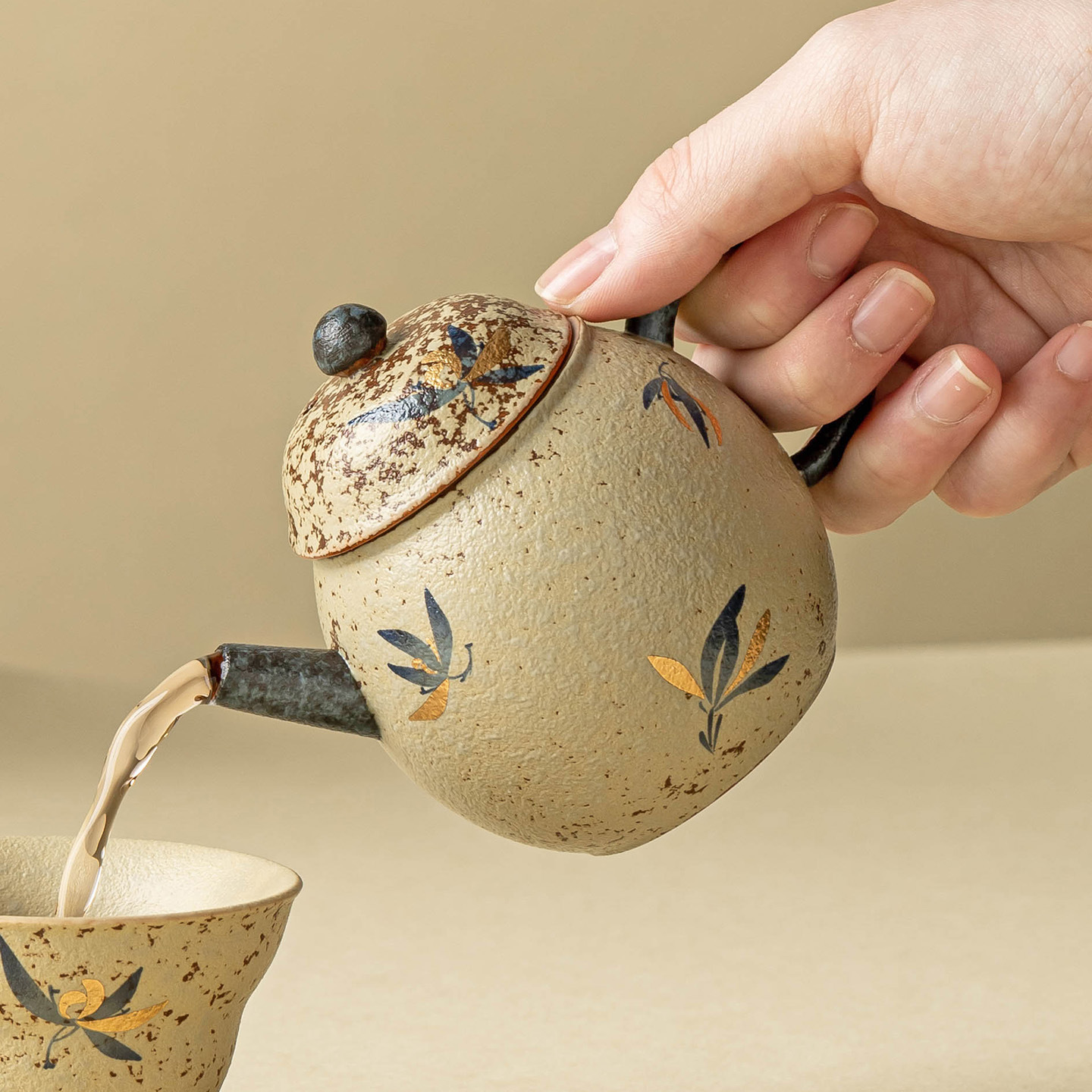 Ấm trà đỏ đá lửa trắng xanh ấm trà đơn phong lan vẽ tay bằng gốm sứ khắc vàng ấm pha trà Kung Fu công suất nhỏ ấm vật phẩm gia dụng