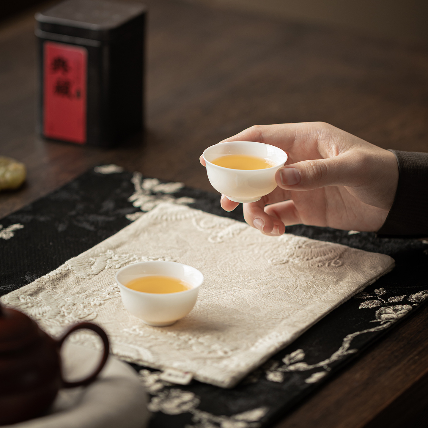 Khăn trải trà gia dụng bằng vải gấm thêu hoa mai, đệm ấm trà cờ trà, đệm bọt khô cách nhiệt chống bỏng, phụ kiện trà đạo