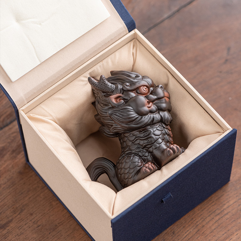 Đồ trang trí thú cưng trà Kylin Đồ gốm màu tím tốt Rui Beast có thể nuôi được bàn trà văn phòng khay trà đồ thủ công trang trí đồ thủ công chơi trà may mắn