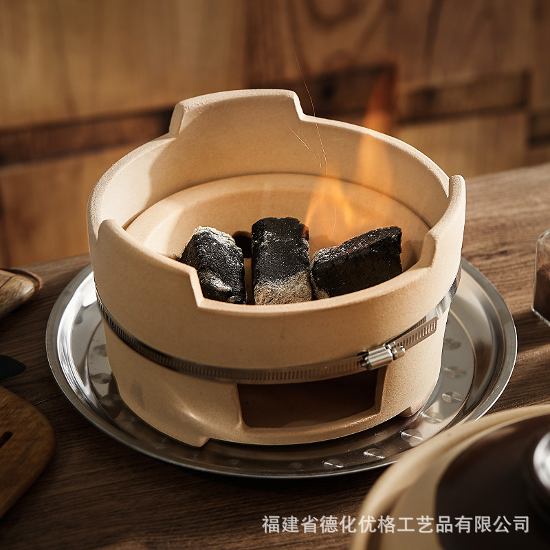 Nồi đất nung nhỏ truyền thống dùng cho lẩu, cơm, món hầm và súp, thích hợp cho bếp gas, có khay giữ nhiệt.